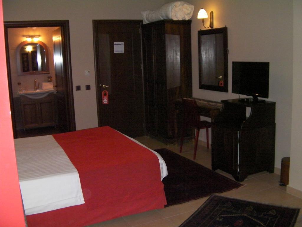 Pandion Luxury Boutique Hotel & Suites With Spa Neohóri Kültér fotó