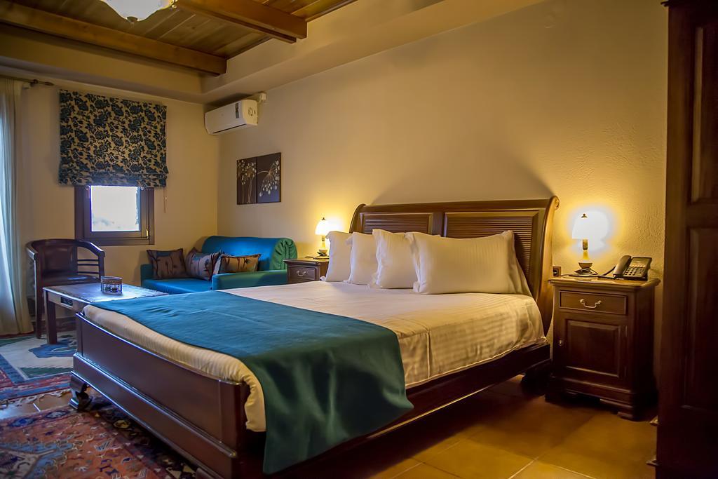 Pandion Luxury Boutique Hotel & Suites With Spa Neohóri Kültér fotó